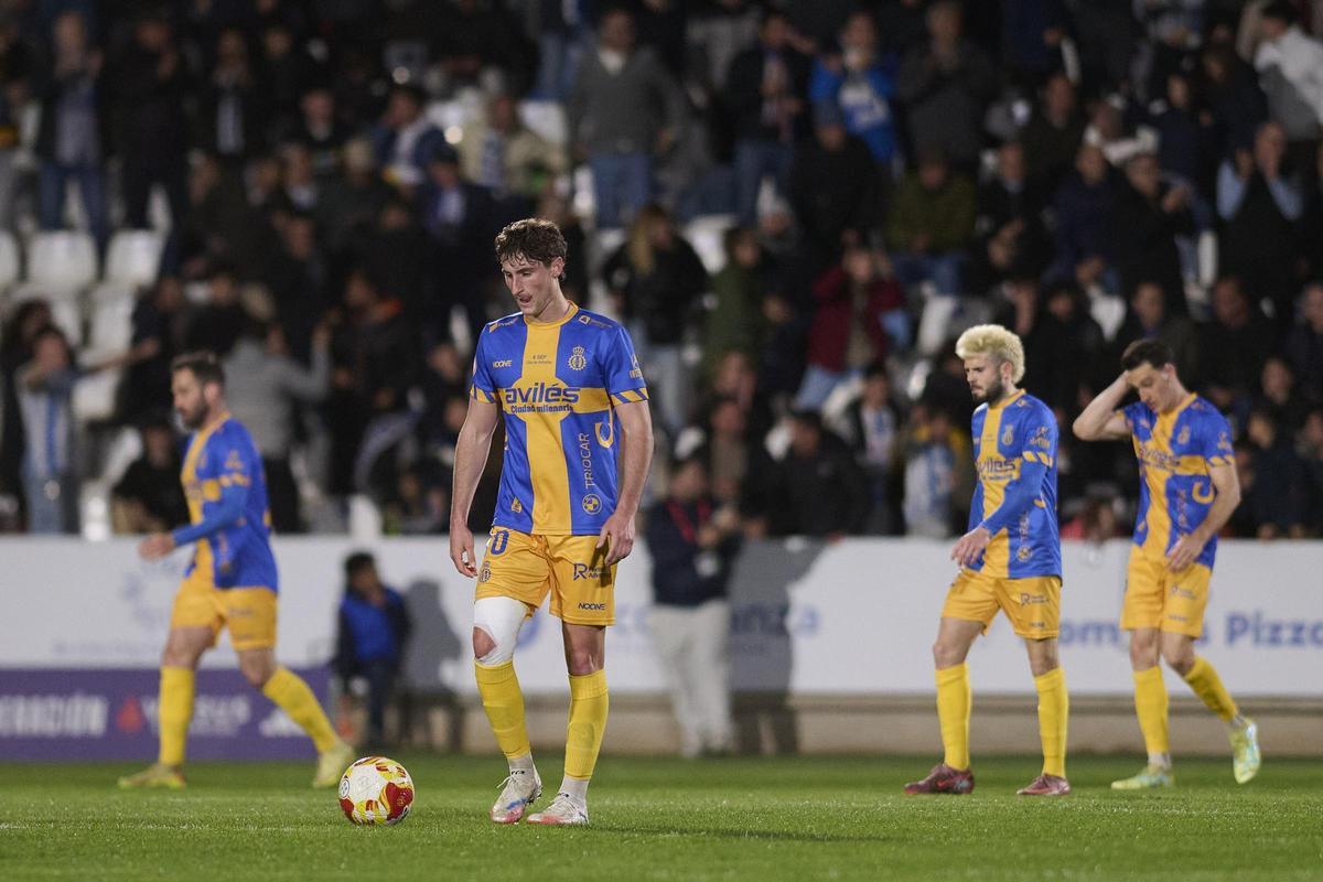 Partido entre el Talavera y el Avilés, en imágenes