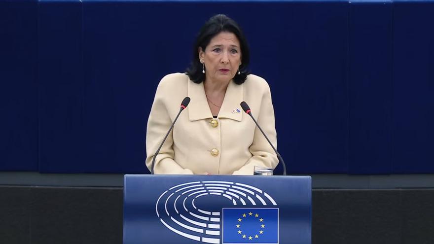 La presidenta saliente de Georgia suplica ayuda a la Unión Europea ante la &quot;rusificación&quot; del país