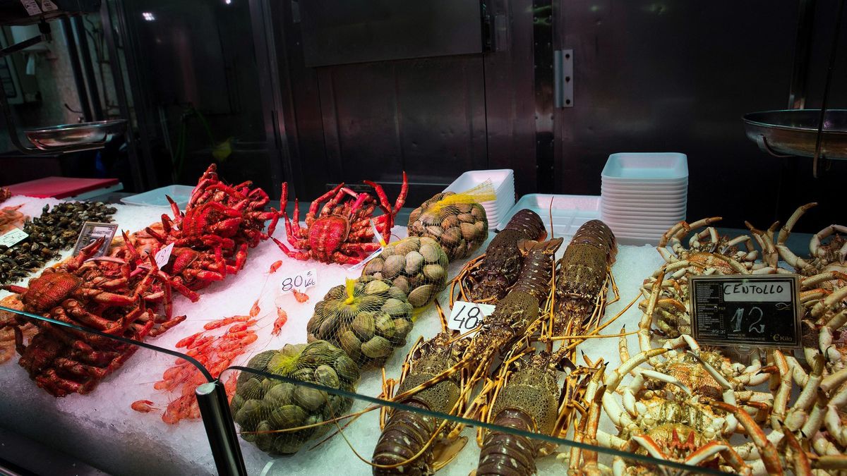 Una compra "contenida" para la cena de Nochebuena sin renunciar al marisco