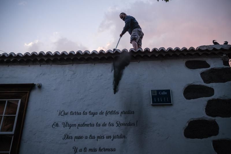 Volcán de La Palma: Limpieza de ceniza en Los Llanos de Aridane