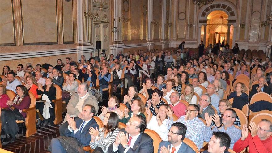 Público durante la actuación benéfica de este año