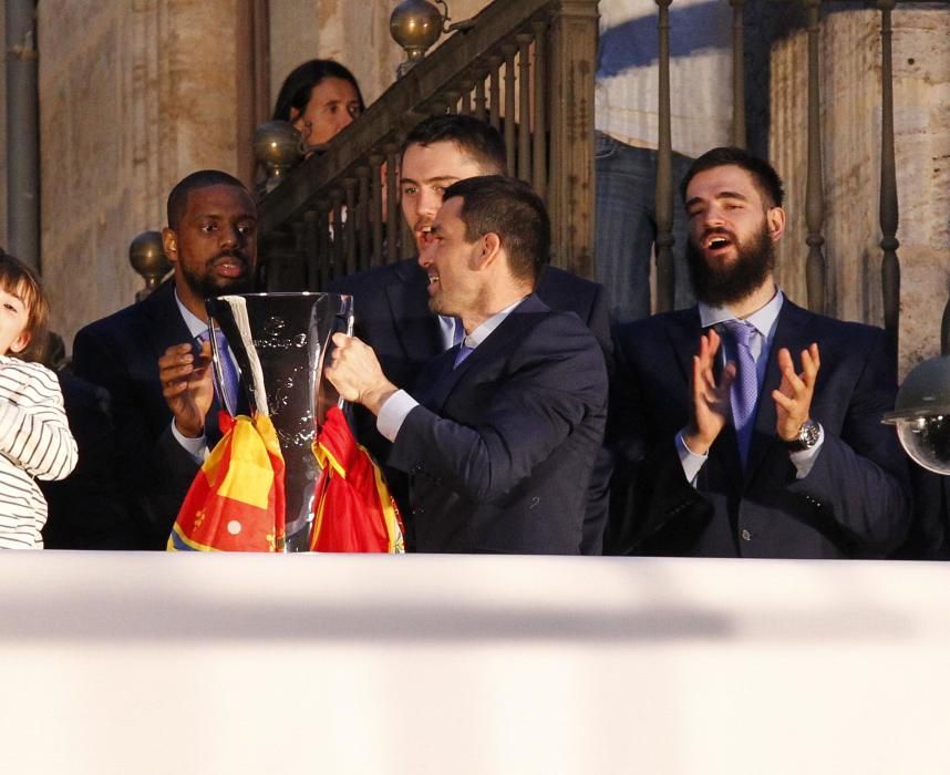 Celebración del triunfo en la Eurocup del Valencia Basket en València