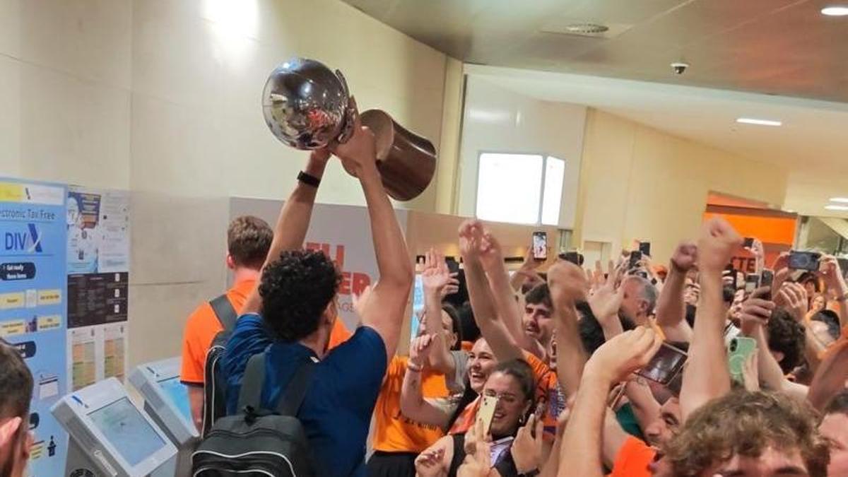 Así fue la llegada del Valencia Basket a Manises tras la consecución de la Liga Endesa