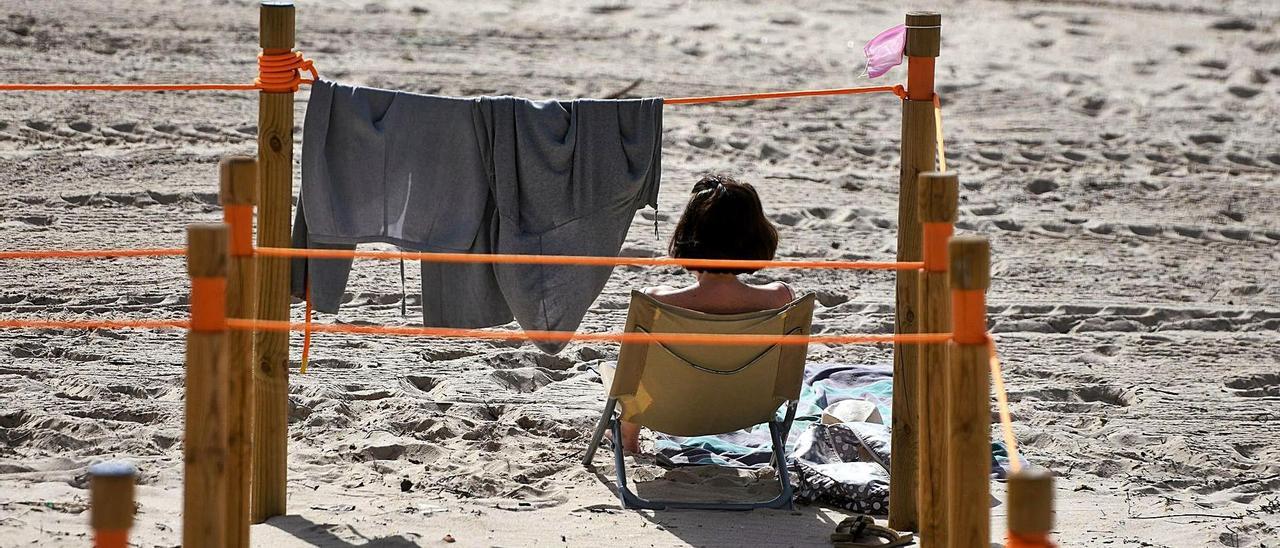 El Concello de Sanxenxo eliminará este verano el balizado de la playa de Silgar.   | // GUSTAVO SANTOS