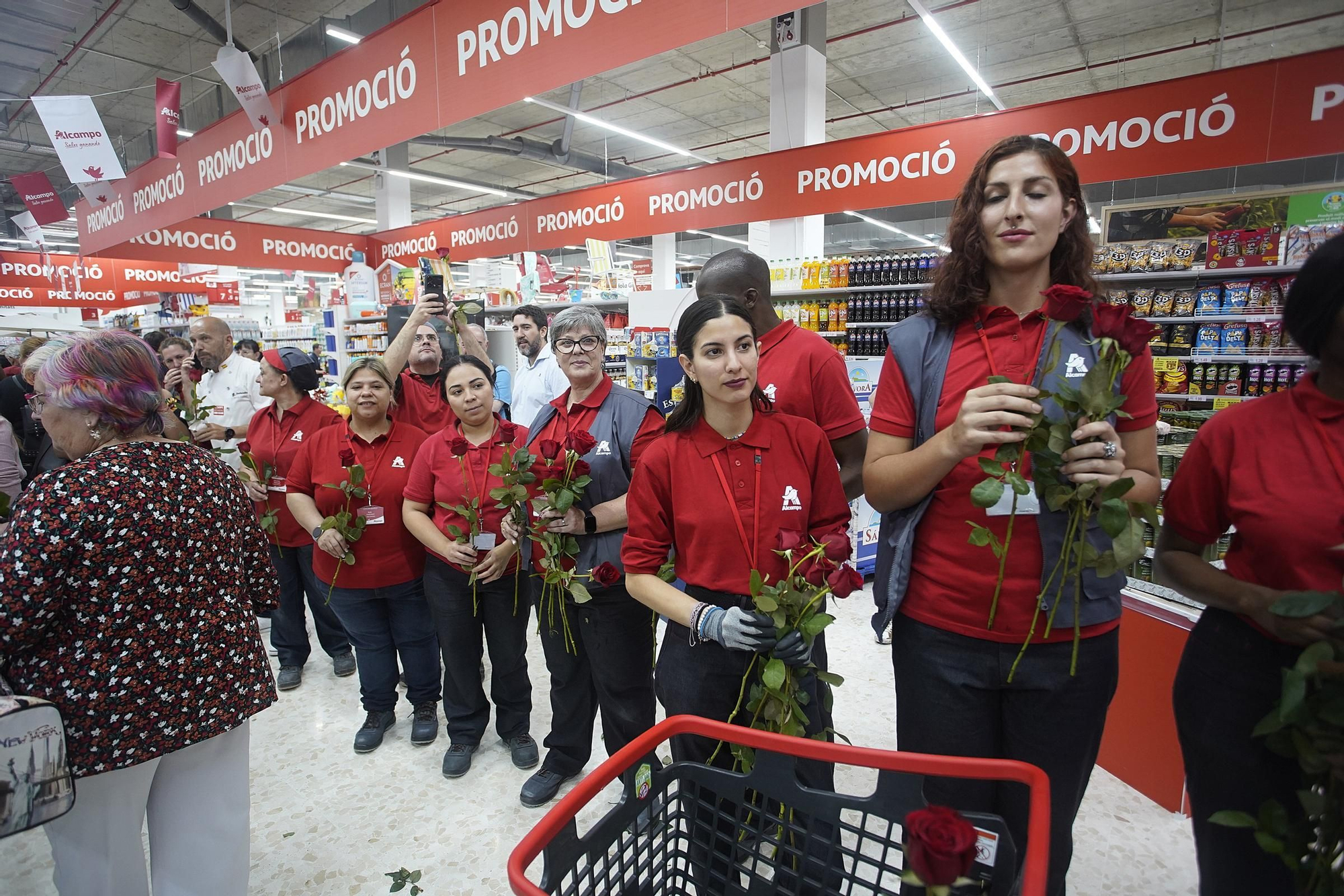 Les imatges de la inauguració del nou supermercat Alcampo de l'Espai Gironès