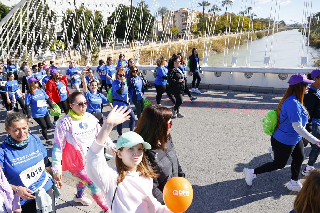 Imágenes del recorrido de la Carrera de la Mujer: avenida Pío Baroja y puente del Reina Sofía (I)