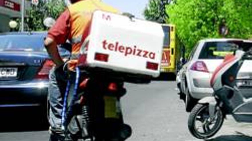 Condenado a 2 años y 7 meses por pedir pizzas y atracar al repartidor