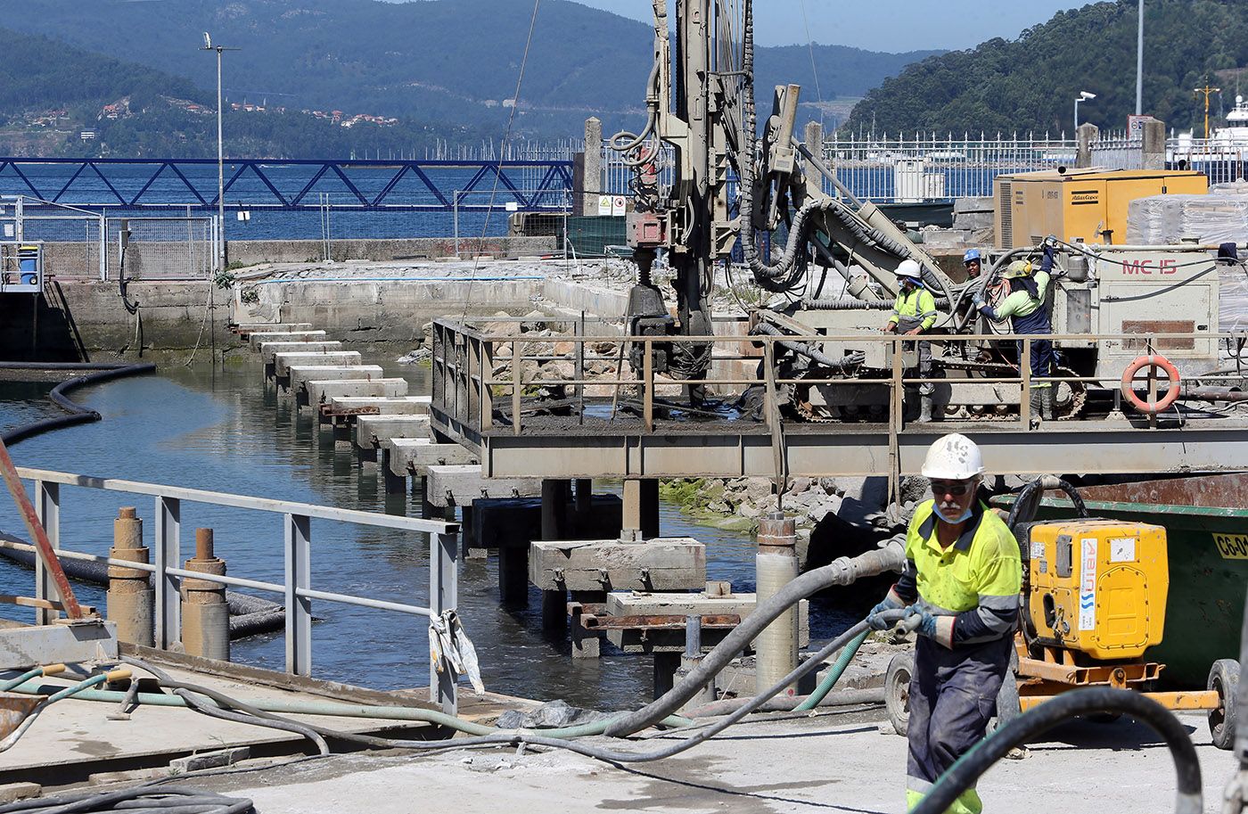 El paseo de As Avenidas sigue todavía en obras sin que se haya recuperado su uso tras el derrumbe en pleno concierto de O Marisquiño