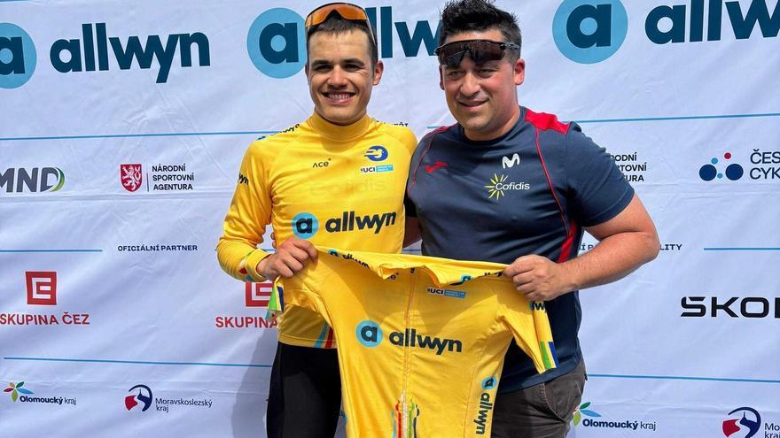 Pascual Orengo con Pau Martí, maillot amarillo de la Carrera de la Paz