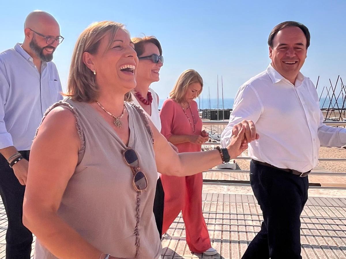 Galeria: Pérez Llorca visita la Escola de la Mar de Benicàssim y destaca la apuesta por el ocio educativo este verano