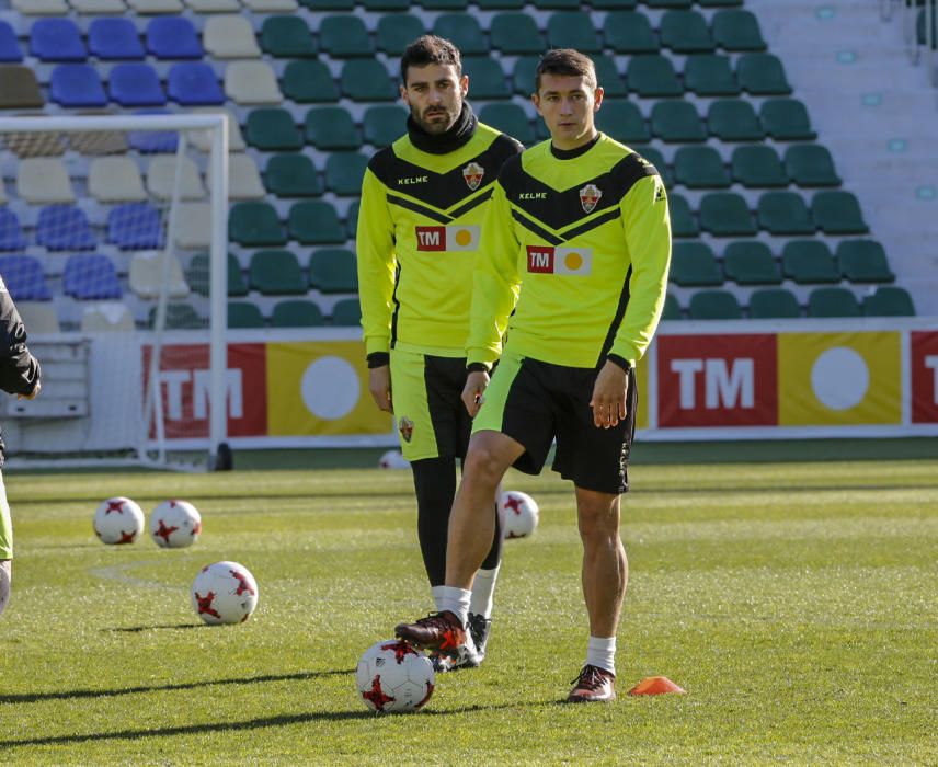 El Elche quiere echar a Nino por la puerta de atrás