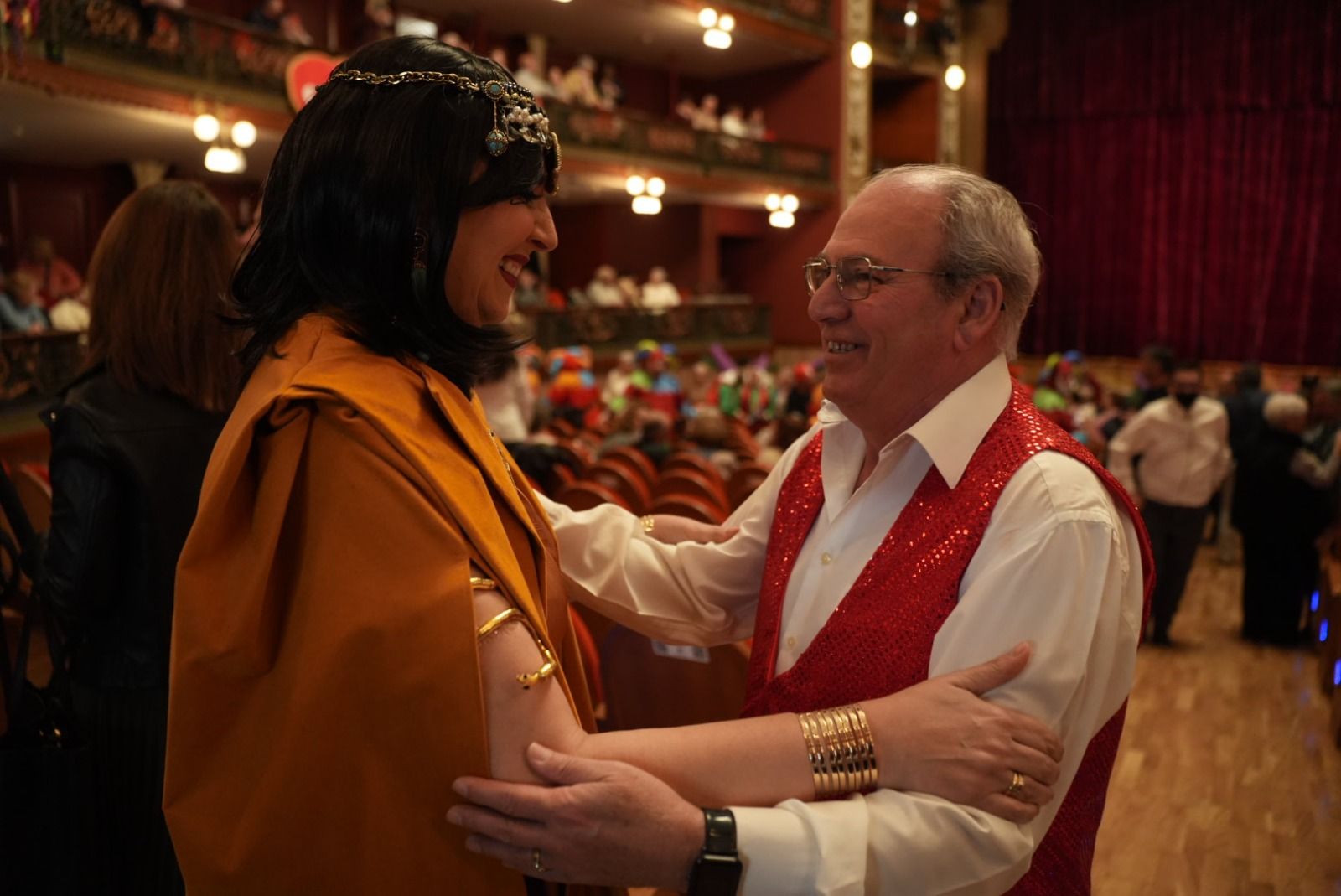 El Gran Teatro alberga la fiesta del Carnaval de Mayores