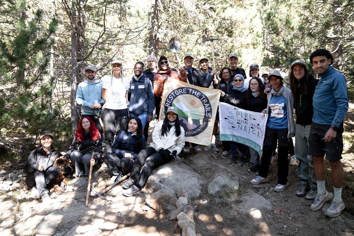 Imagen del grupo que restauró el sendero en la Cerdaña