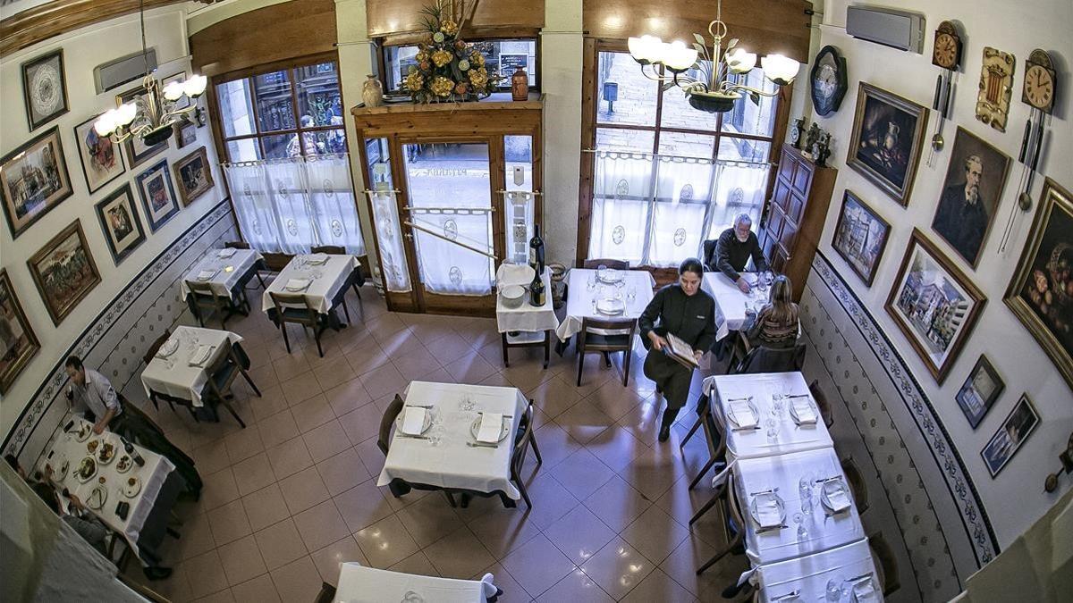 Interior del restaurante Can Pitarra.