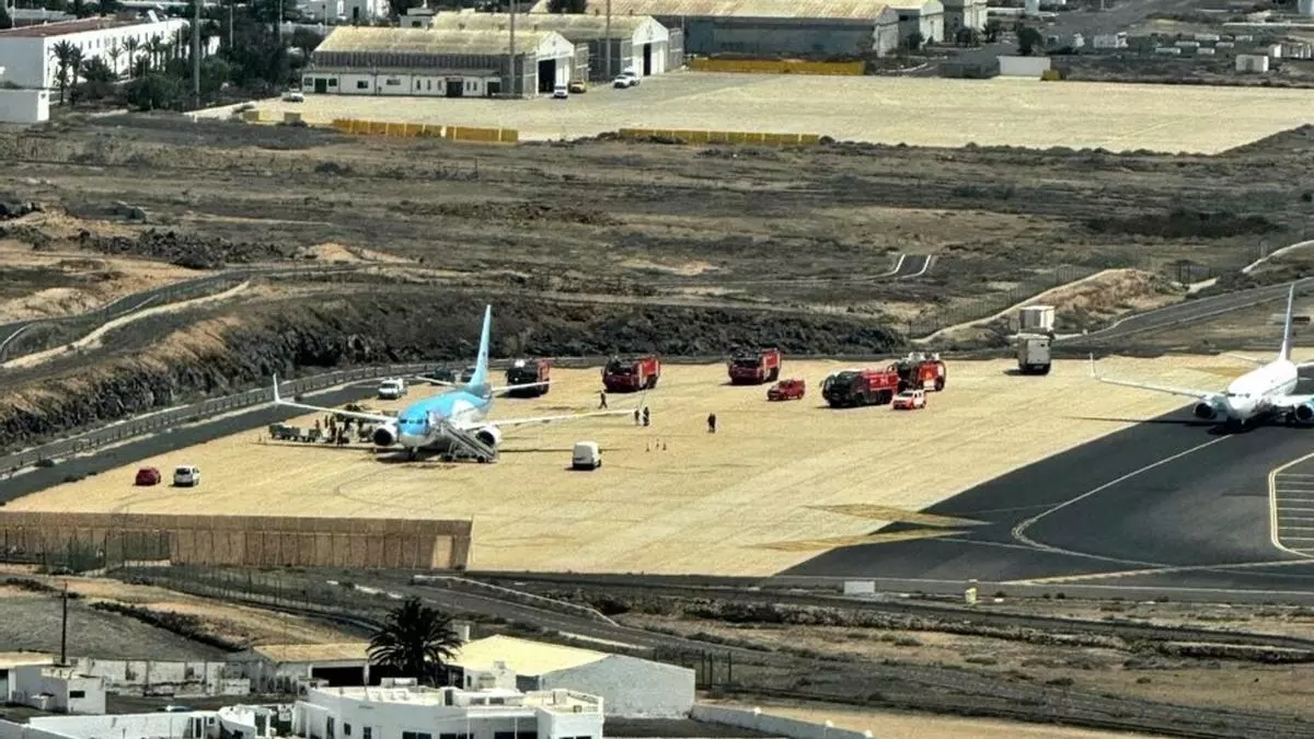 Así aterrizó un avión en el aeropuerto de Lanzarote tras el aviso de una bomba a bordo