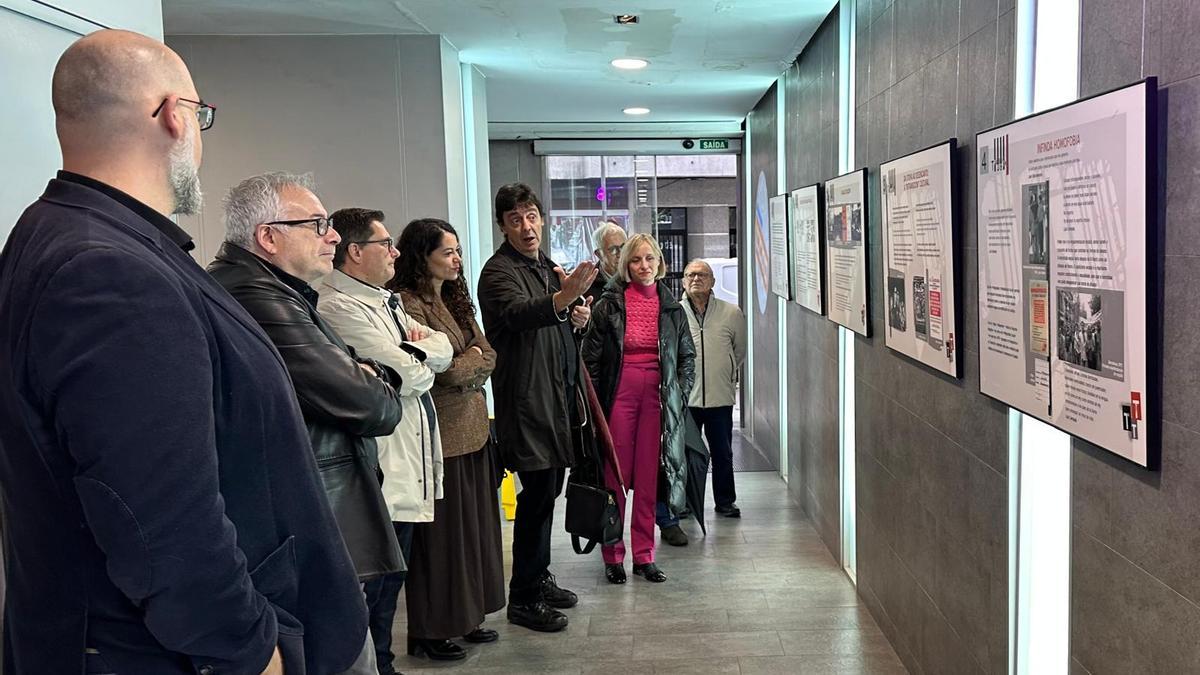 O centro sociocultural do Ensanche acolle este mes unha mostra sobre a Transición