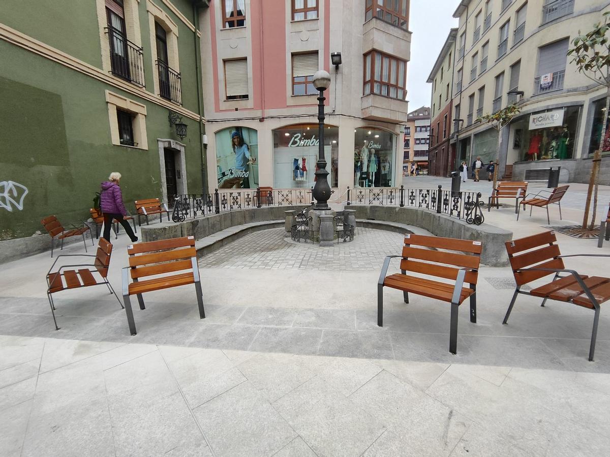 Grado estrena plaza, la primera del plan de peatonalización del centro Grado estrena plaza, la primera del plan de peatonalización del centro