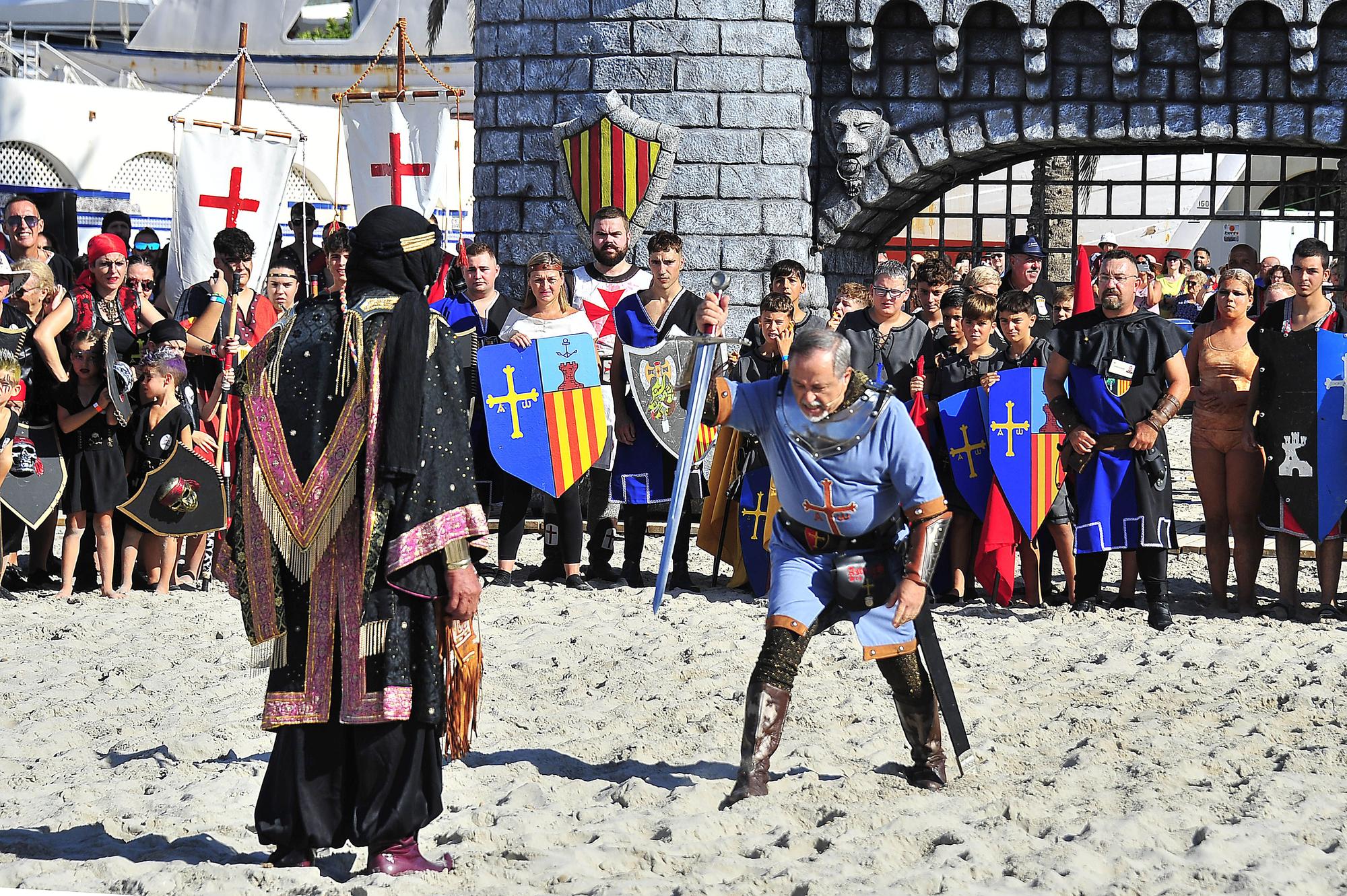 FIESTAS SANTA POLA. Asalto moro en la playa de Levante.