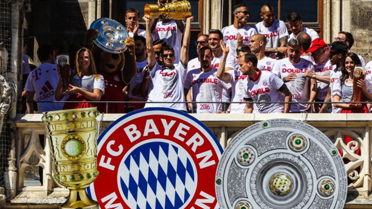 El Bayern celebró con sus hinchas el doblete alemán