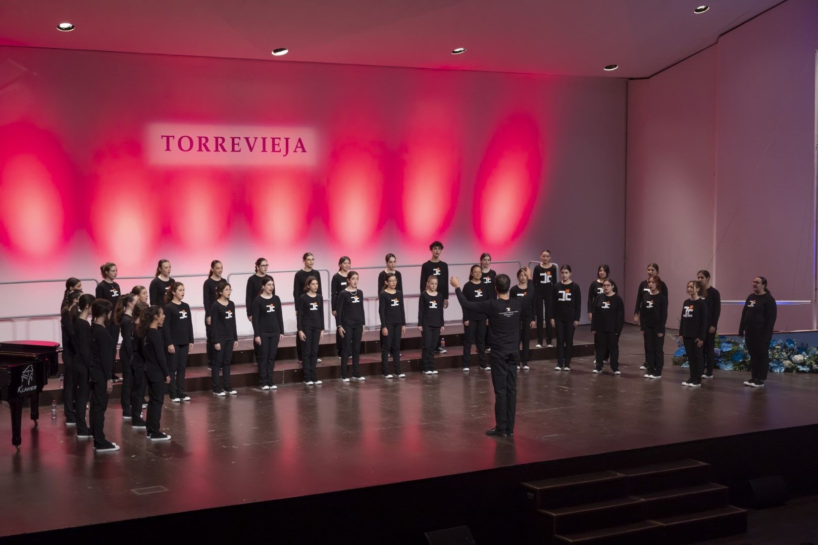 El Coro de Niños de Baao (Filipinas) gana el Certamen Internacional Juvenil de Habaneras de Torrevieja