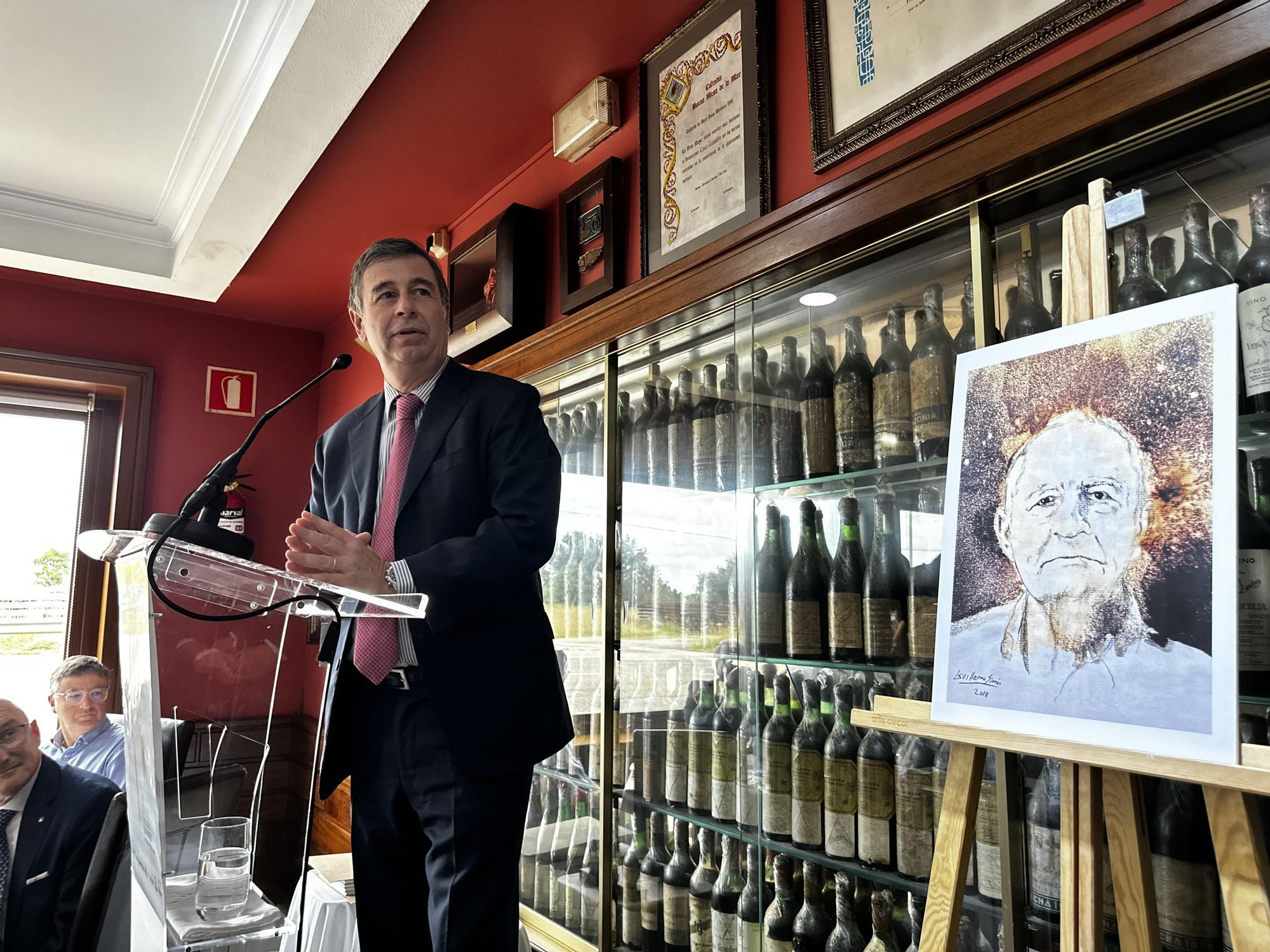 EN IMÁGENES: El homenaje póstumo al hostelero Álvaro López en su casa y coincidiendo con la Bienal de Arte