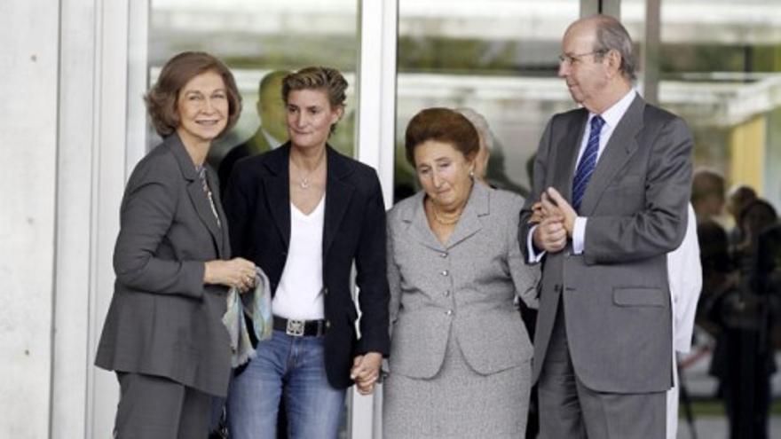 La Reina y la Infanta Margarita visitan a don Juan Carlos