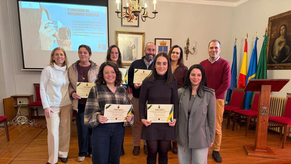 Entrega de premios del concurso de fotografía de Cangas de Onís.