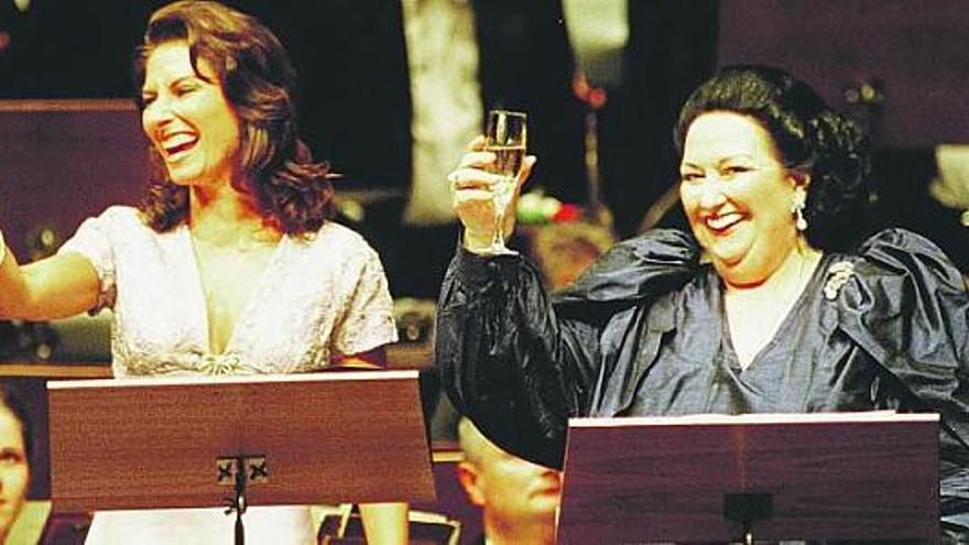 Por la izquierda, Montserrat Martí y Montserrat Caballé, durante una de sus actuaciones.