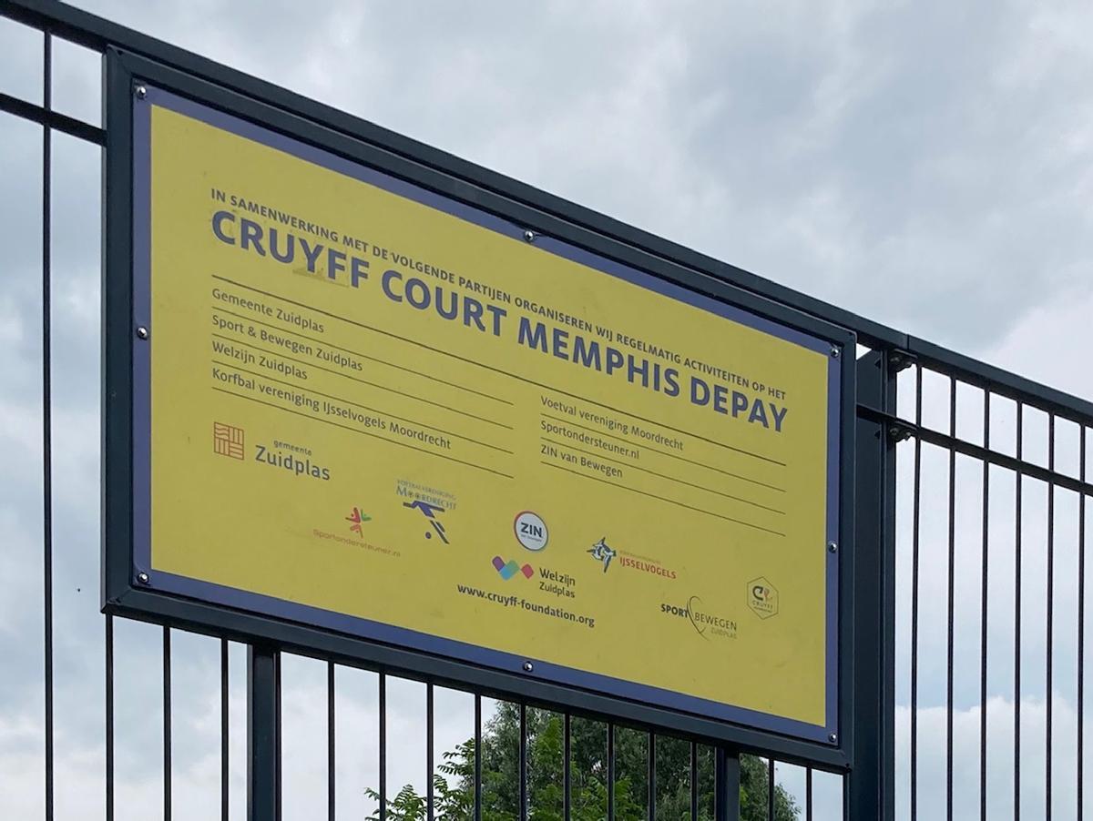 El 'Cruyff Court' de Moordrecht lleva el nombre de Depay