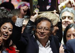 Gustavo Petro, de Cien años de soledad y la guerrilla a la presidencia