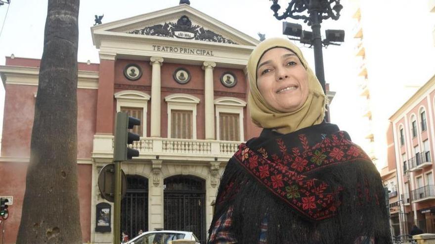 Hanan Al-Hroub: &quot;En el aula, es importante crear un entorno de paz para el alumno&quot;