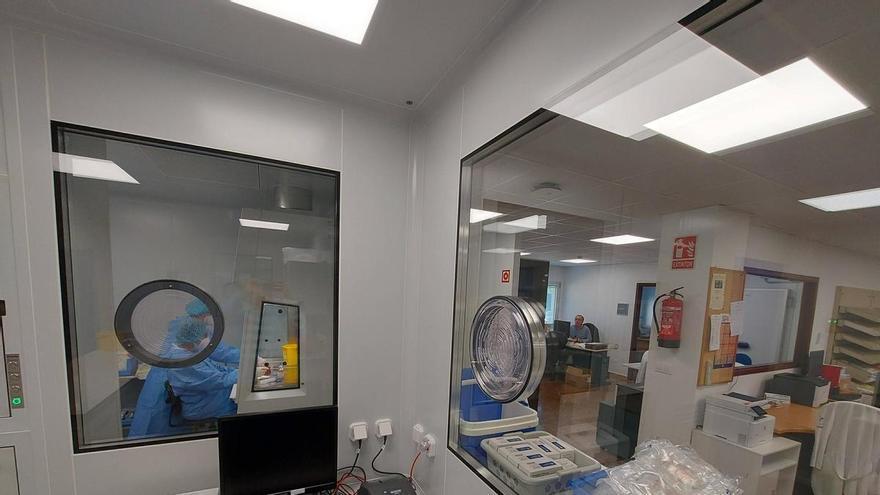 Salud trabaja en la dotación de salas blancas para componer fármacos en los hospitales San Agustín (Avilés) y de Cangas del Narcea