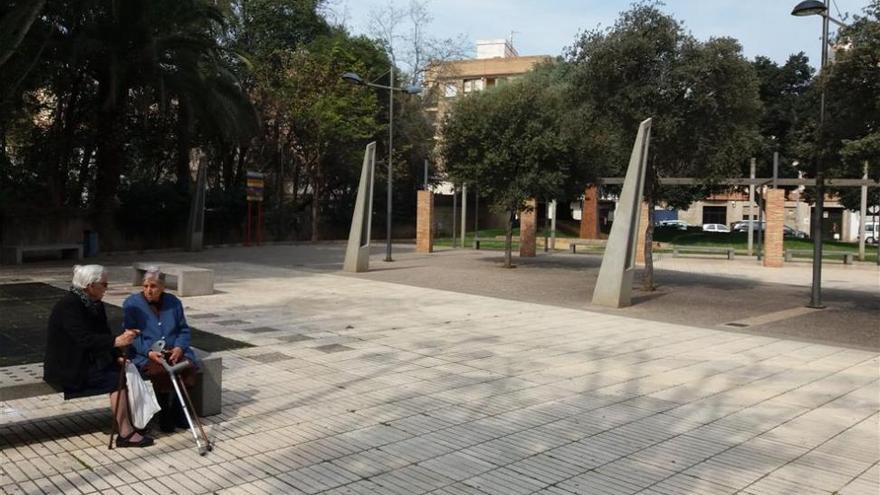 Vecinos de Mestre Vidal denuncian molestias por botellón en el parque