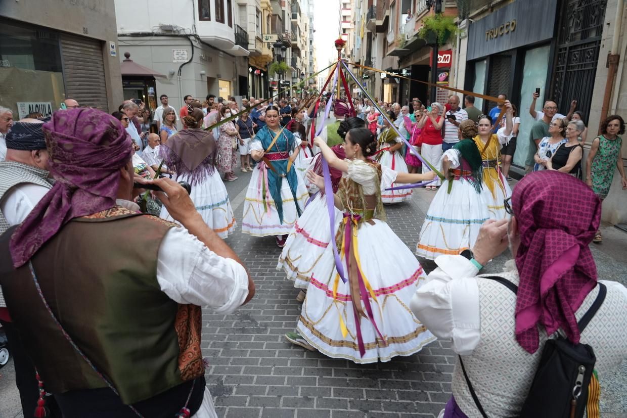 Castelló recibe con honores al Santísimo en la procesión del Corpus Christi