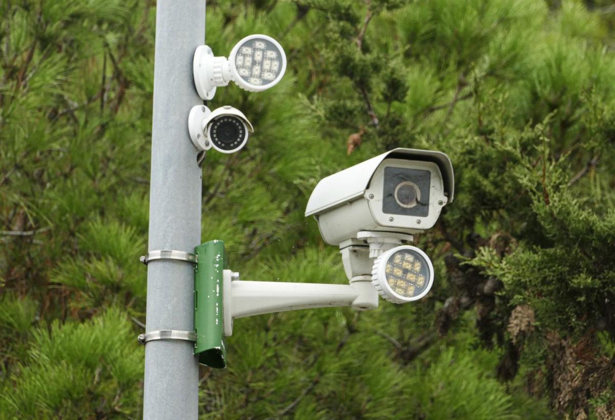 Badalona invertirà 12 milions en 500 càmeres de vigilància Badalona invertirà 12 milions en 500 càmeres de vigilància