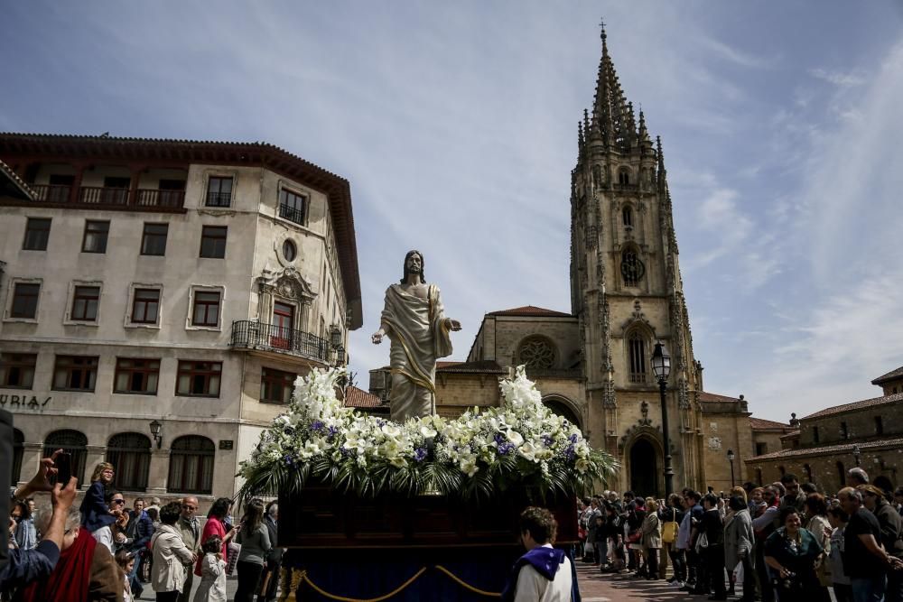 Procesión del Jesús Resucitado en Oviedo