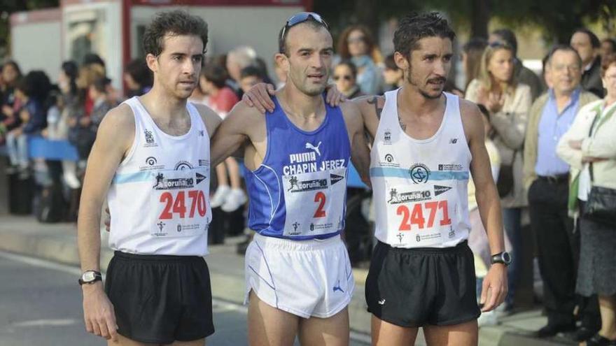 Lolo Penas, vencedor en 2010, junto a Carlos Villamor y Gustavo Nieves.