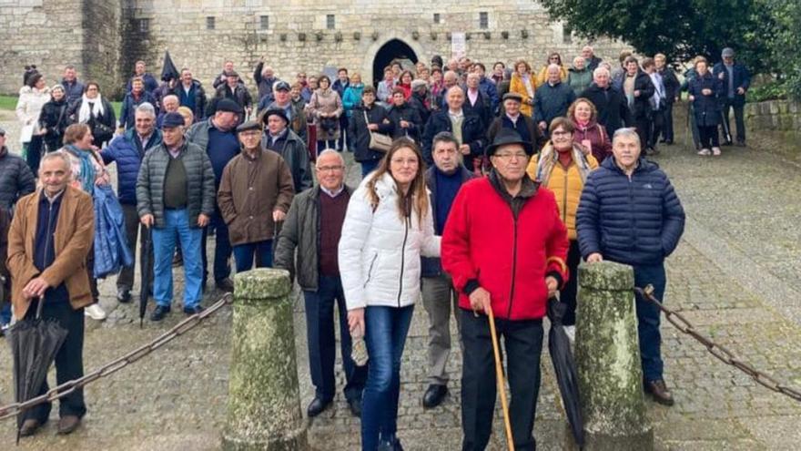 Un centenar de jubilados de Rodeiro viajan al distrito de Braga