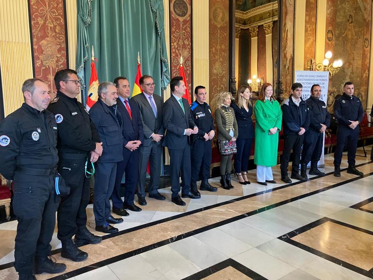 Presentación en Burgos de los cursos de formación de las nuevas unidades caninasDG