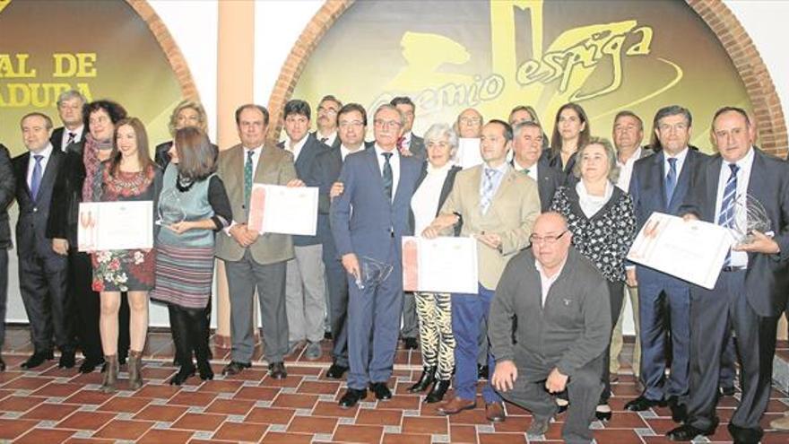 Bodegas Romale y Embutidos Morato hacen historia en los Premios Espiga