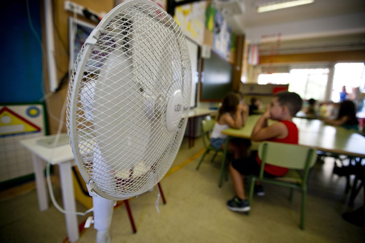 Un ventilador en un colegio de Alicante