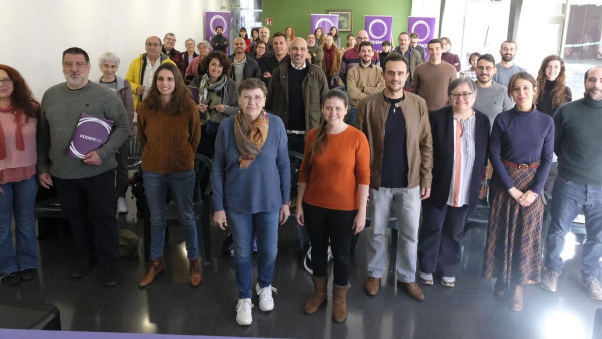 Antónia Jover y Aurora Ribot  y otros cargos de Podemos en la presentación de sus propuestas.
