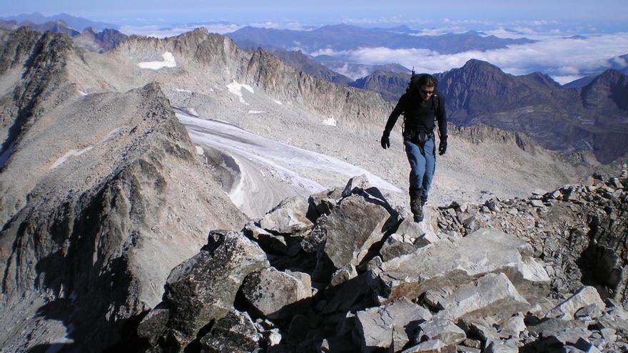 Salir a la montaña en solitario: más atractivo pero con mayor riesgo