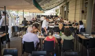 La caiguda del consum d’alcohol s’estén en bars i restaurants