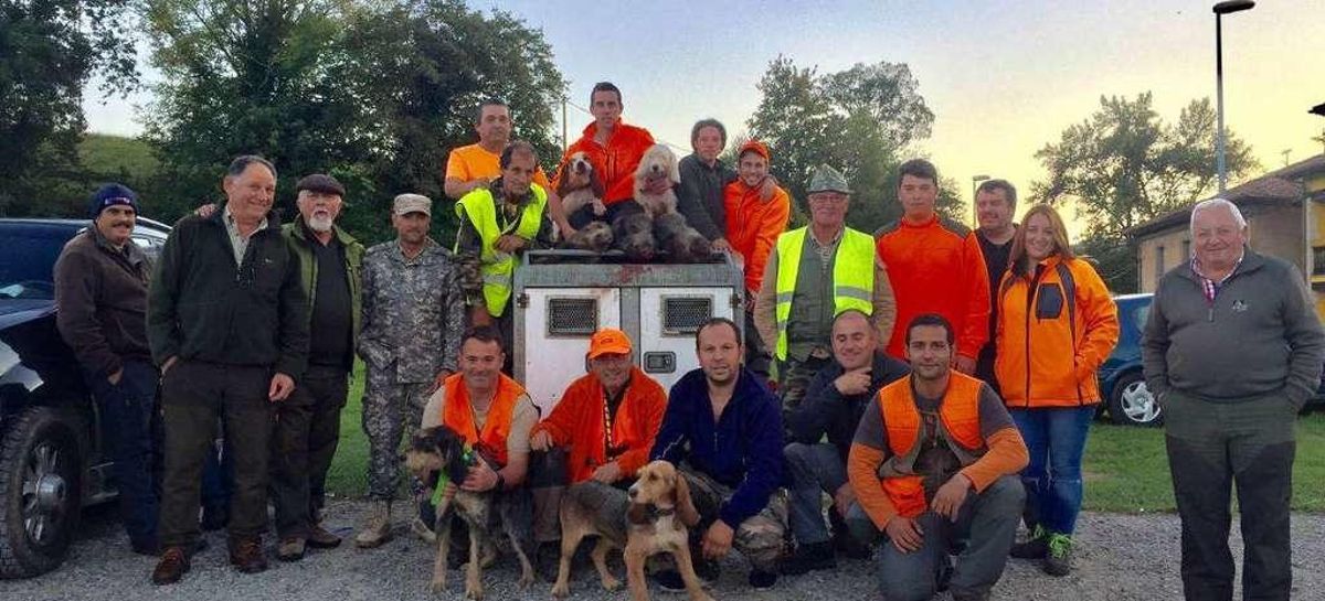 La cuadrilla de Barreras (Valdés) abatió un ejemplar de 142 kilos