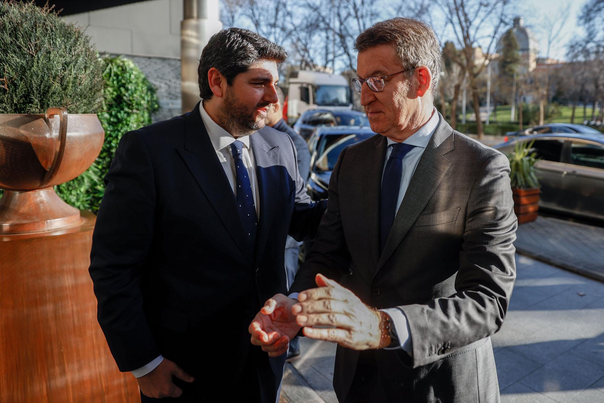 El presidente de Murcia, Fernando López Miras, junto a Alberto Núñez Feijóo. EPC