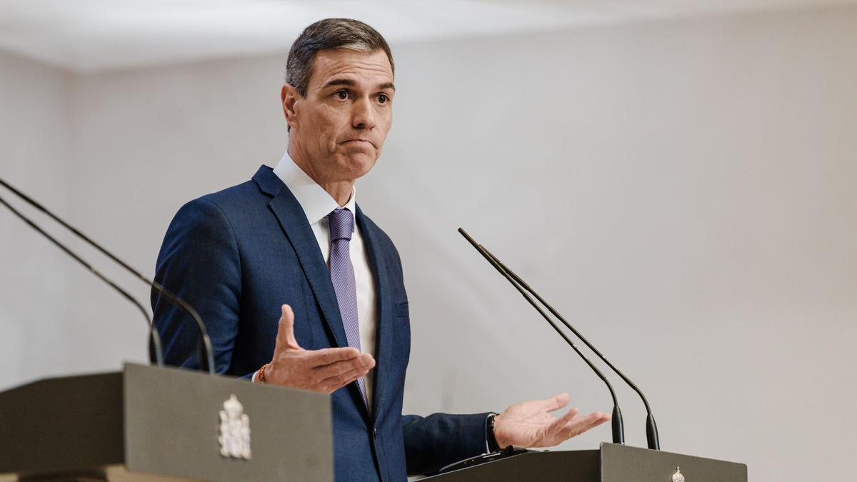 El presidente del Gobierno, Pedro Sánchez, durante su declaración institucional tras reunirse con el primer ministro de la República de Eslovenia, Robert Golob, el pasado jueves en La Moncloa.