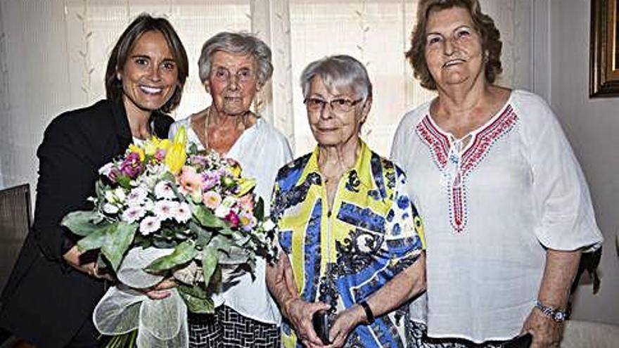 Aniversari Les veïnes de Girona Carmen Valls i Cinta Coll celebren els seus 100 anys