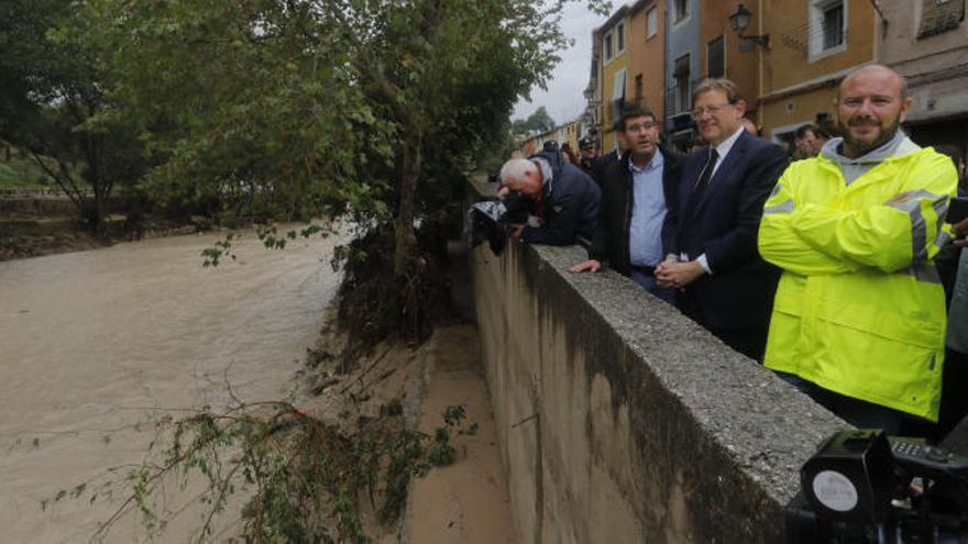 Ximo Puig y el alcalde de Ontinyent recorren la zona afectada por el temporal