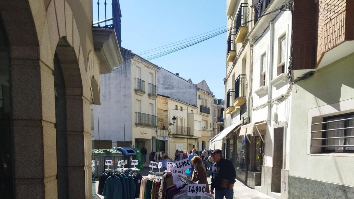 La iniciativa 'El Comercio Sale a la Calle' en Moraleja busca dinamizar el comercio local con descuentos y promociones
